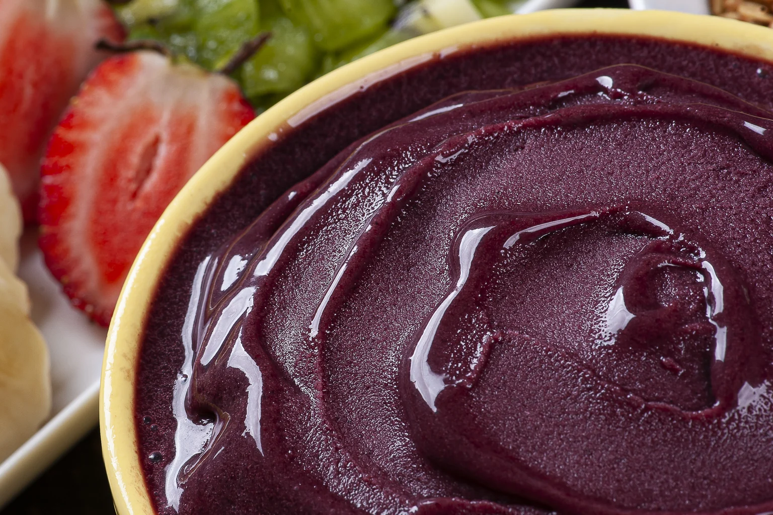 5 receitas irresistíveis com açaí para encantar seus clientes